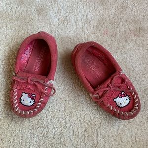 Size 9 little girl Minnetonka moccasins